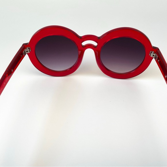 Urban Outfitters Retro Inspired Sunglasses - Picture 4 of 5